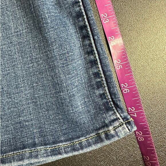 Levi's Medium Wash Classic Bootcut Jeans Size 30 - Picture 9 of 9